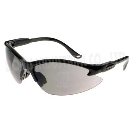 Schutzbrille mit verstellbaren B&#xFC;geln